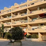 Joli Climatise Au Port De - Proche Plages Et Commerces - Linge De Maison Fourni Daire