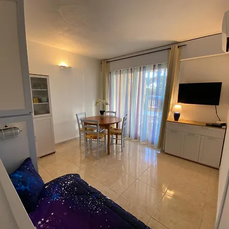 Joli Climatise Au Port De - Proche Plages Et Commerces - Linge De Maison Fourni Διαμέρισμα *