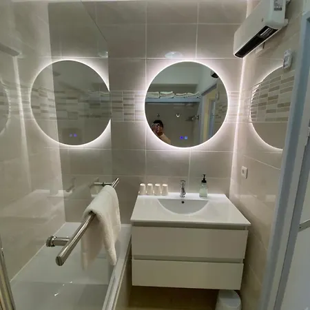 Joli Climatise Au Port De - Proche Plages Et Commerces - Linge De Maison Fourni Apartament Hyères