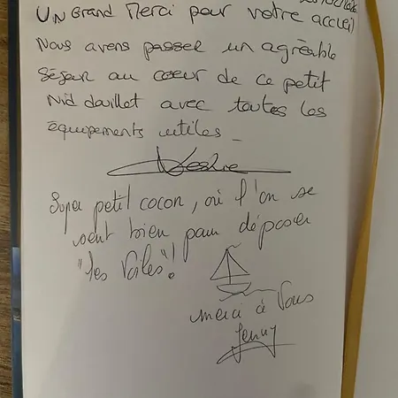 Joli Climatisé Au Port De - Proche Plages Et Commerces - Linge De Maison Fourni *