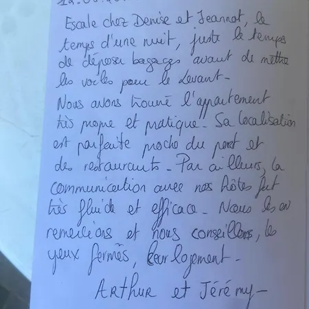 Joli Climatise Au Port De - Proche Plages Et Commerces - Linge De Maison Fourni Lägenhet