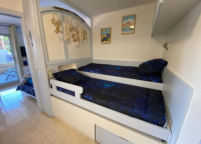 Joli Climatise Au Port De - Proche Plages Et Commerces - Linge De Maison Fourni Διαμέρισμα Ιέρ